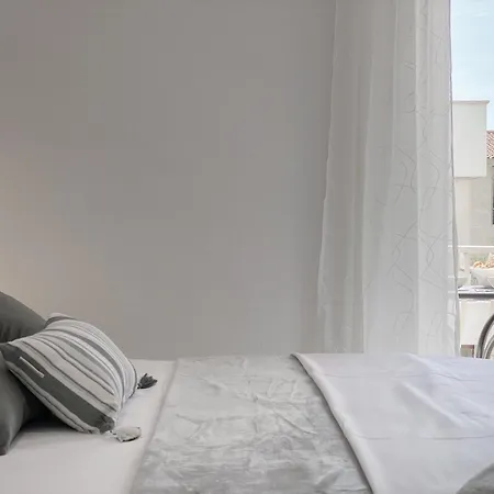 Paladin Apartment
